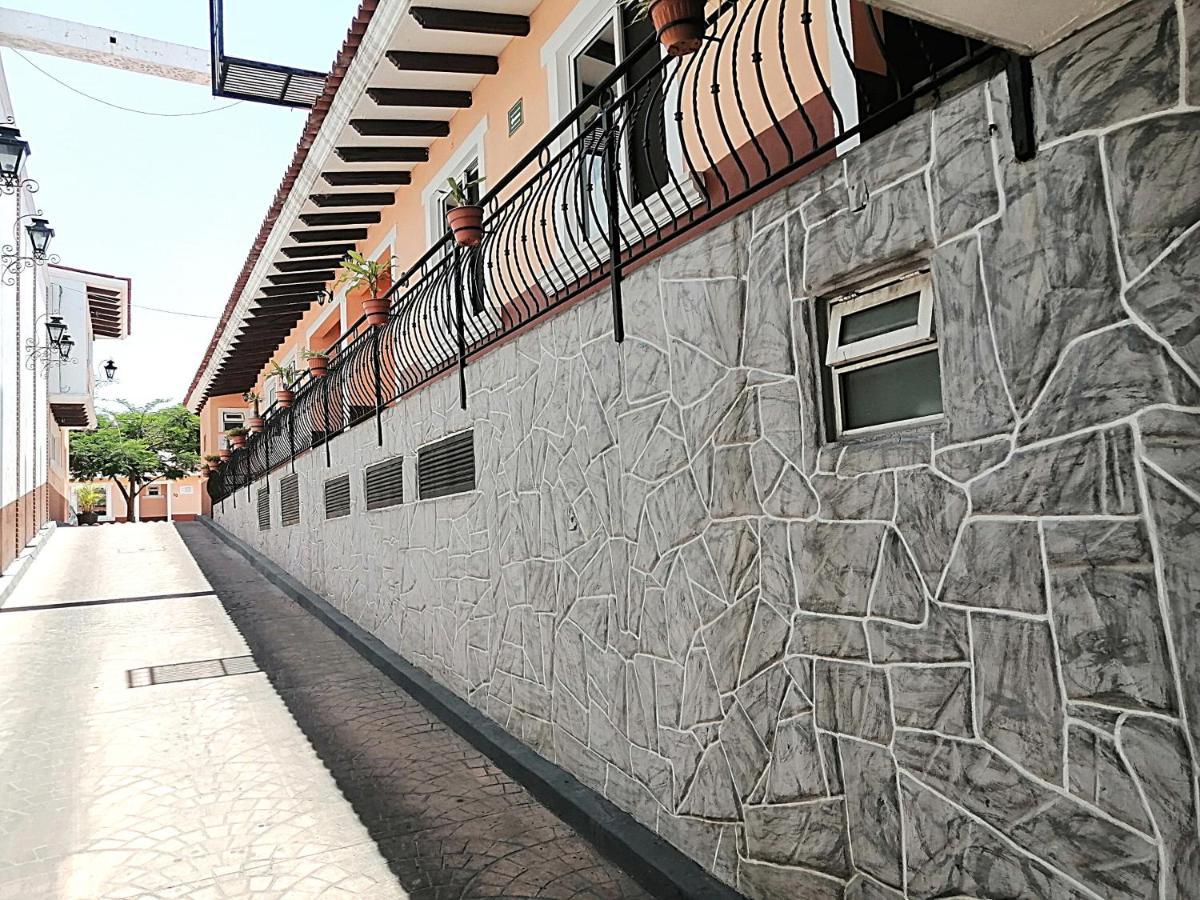 Hotel Aquiles Guadalajara Exterior photo