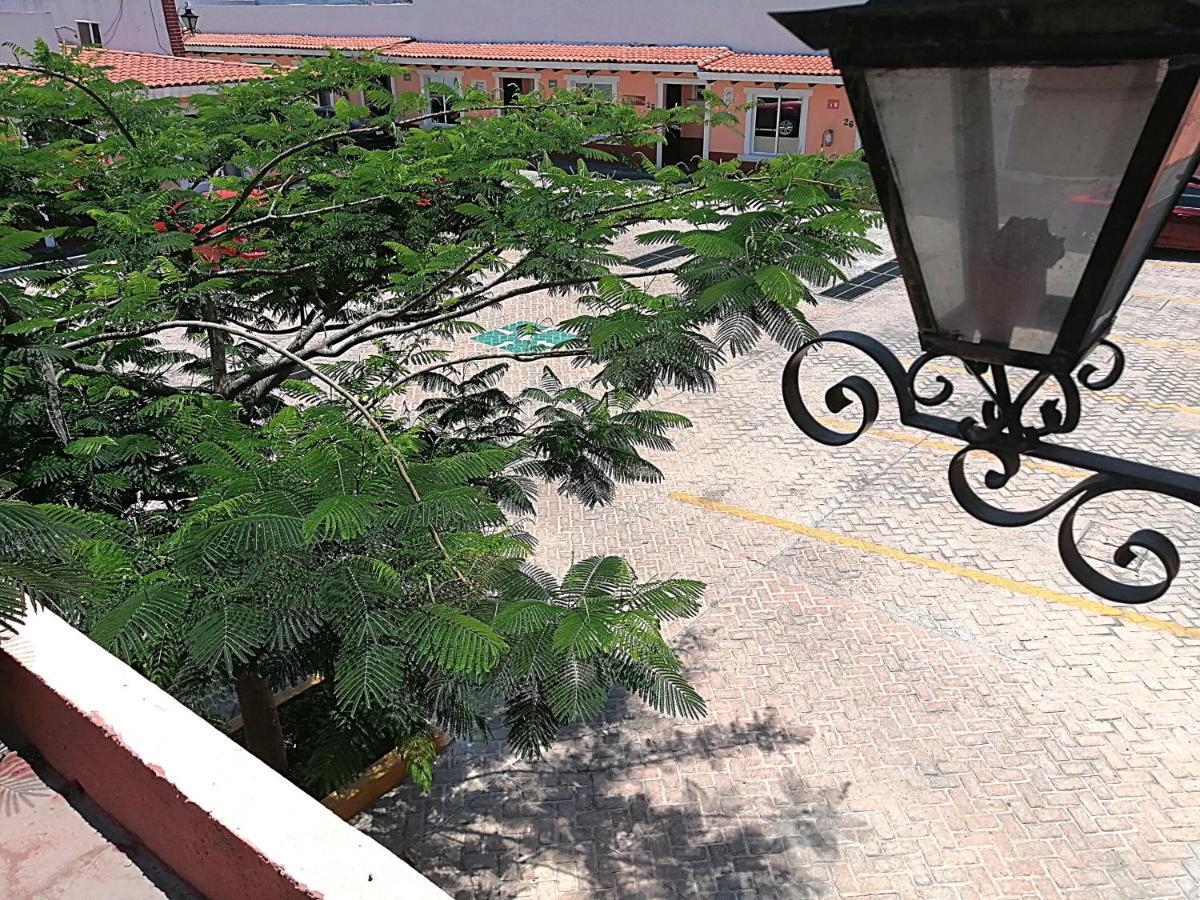 Hotel Aquiles Guadalajara Exterior photo
