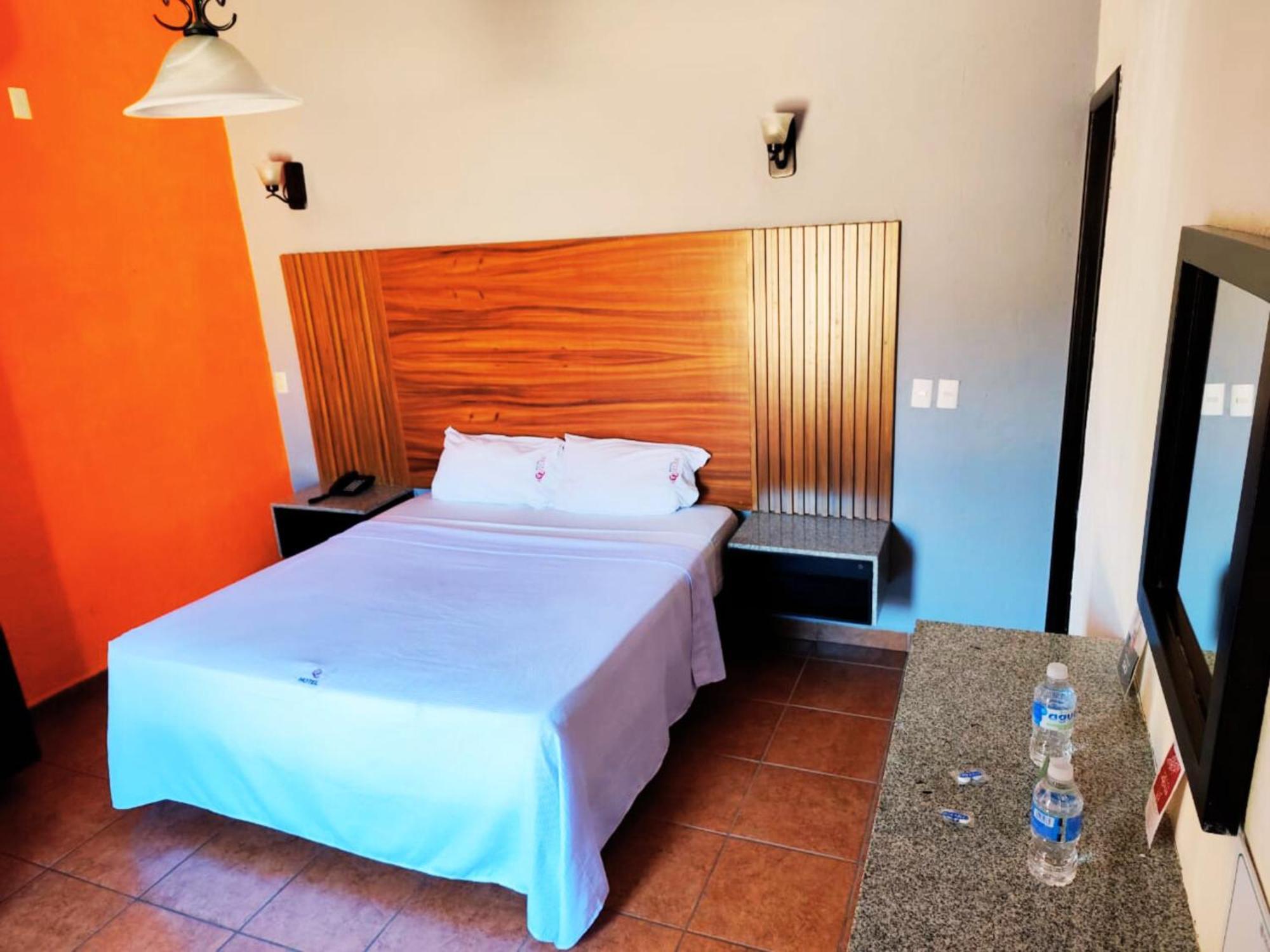 Hotel Aquiles Guadalajara Room photo