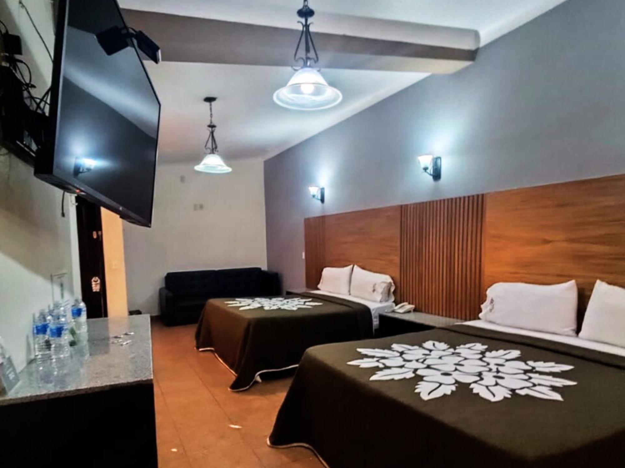 Hotel Aquiles Guadalajara Room photo