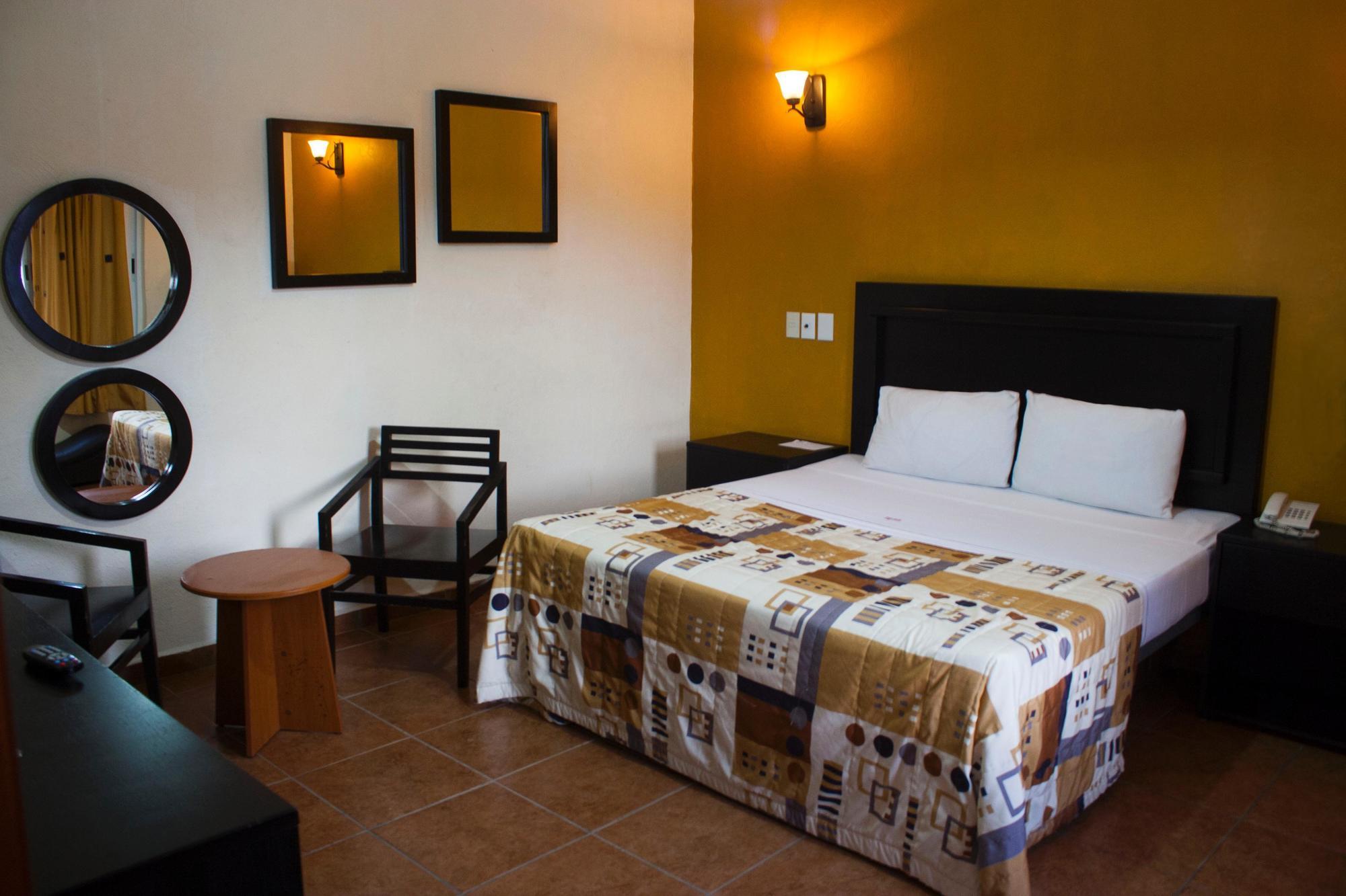 Hotel Aquiles Guadalajara Exterior photo